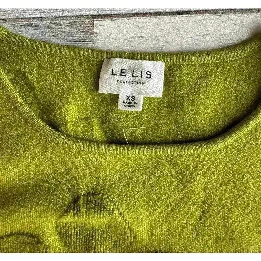 NWOT Le Lis Collection Women’s XS Green Flower Cropped Tank - Picture 3 of 5